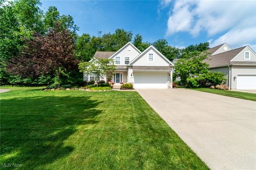 702 Coronado Cir, Avon Lake, OH, 44012-2785 | Card Image