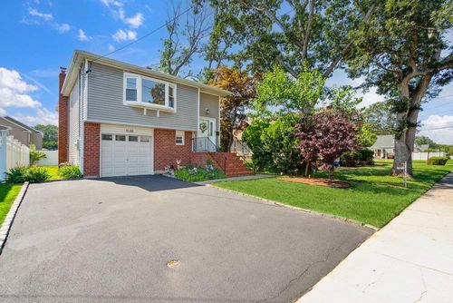 1126 Park Blvd, Massapequa Park, NY, 11762-2243 | Card Image