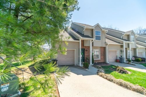52 Cambridge E, Oxford, NJ, 07863-3410 | Card Image