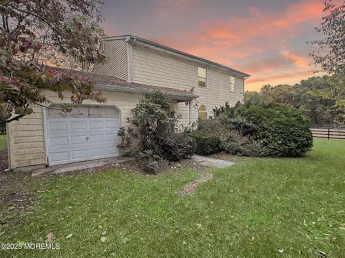 3 E Caines Dr, Cream Ridge, NJ, 08514-2329 | Card Image