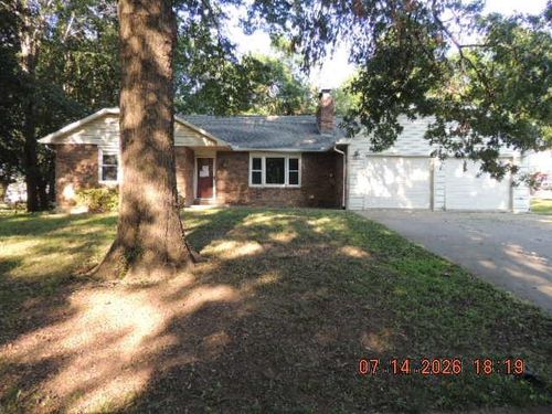 1005 Lisa Ln, Richmond, MO, 64085-1163 | Card Image