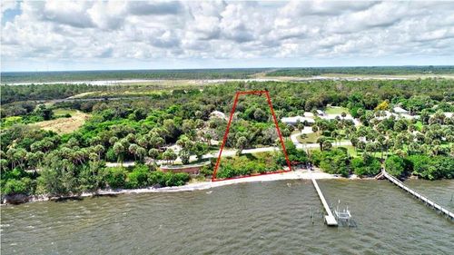 7507 S Indian River Dr, Fort Pierce, FL, 34982-7868 | Card Image
