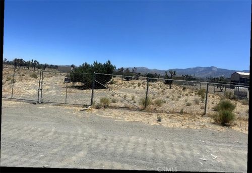 3375 Solano Rd, Phelan, CA, 92371 | Card Image
