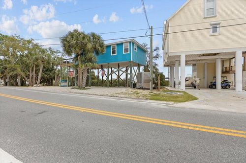 16360 Airport Rd, CEDAR KEY, FL, 32625 | Card Image