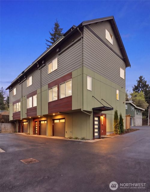 a-14608 Corliss Ave N, Shoreline, WA, 98133-6718 | Card Image