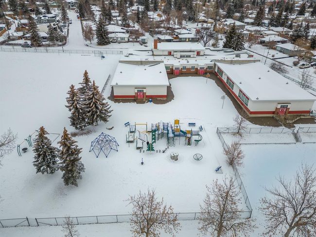 2231 38 St Sw, House detached with 4 bedrooms, 3 bathrooms and 4 parking in Calgary AB | Image 33