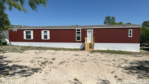 224 Forest Creek Rd, Devine, TX, 78016-2243 | Card Image