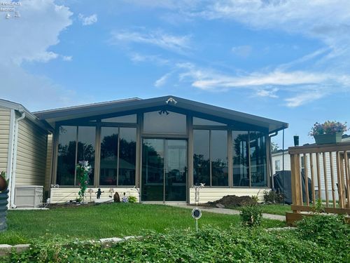 2860 W Risingsun Rd, Port Clinton, OH, 43452-9692 | Card Image