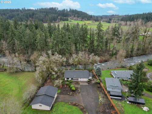 16695 Dancing Fox Ln Ne, Silverton, OR, 97381-9394 | Card Image