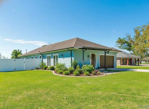 1705 Bayou Black Dr, Houma, LA, 70360-7344 | Card Image