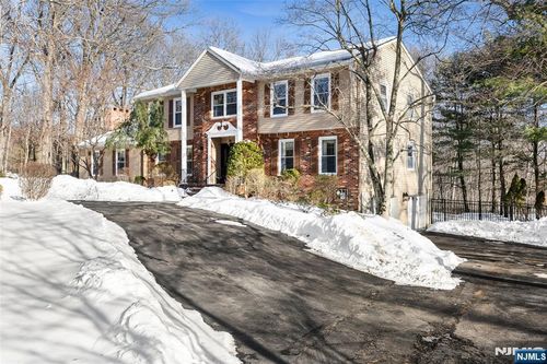 10 Moonshadow Ct, Kinnelon, NJ, 07405-2949 | Card Image