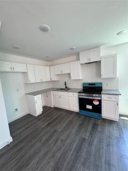 b-8220 Bigwood St, Houston, TX, 77078-2244 | Card Image