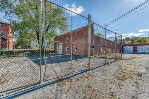 129 Greenway Ave, Marion, VA, 24354-2351 | Card Image