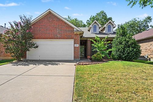 2204 Priscella Dr, Fort Worth, TX, 76131-1273 | Card Image