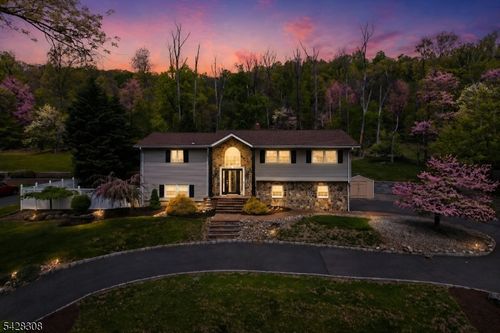 13 Forest Ln, Green Brook, NJ, 08812-2105 | Card Image