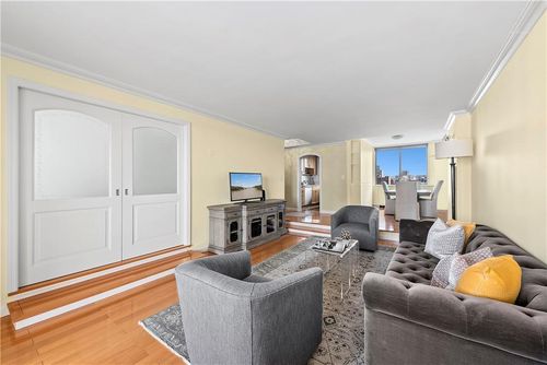 apt-19a-515 E 79th St, New York, NY, 10075-0780 | Card Image
