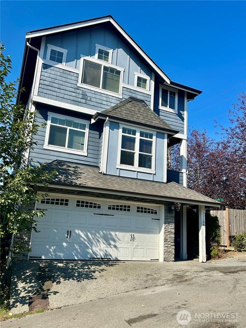 13-11104 Paine Field Way, Everett, WA, 98204-3710 | Card Image