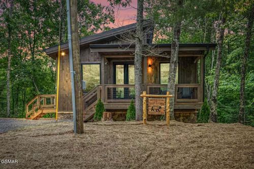 2807 Teaberry Hill Way, Sevierville, TN, 37862-8170 | Card Image