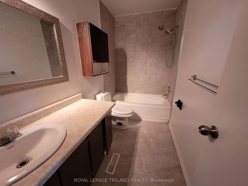 7-358 Homestead Crt, London, ON, N6G2E9 | Card Image