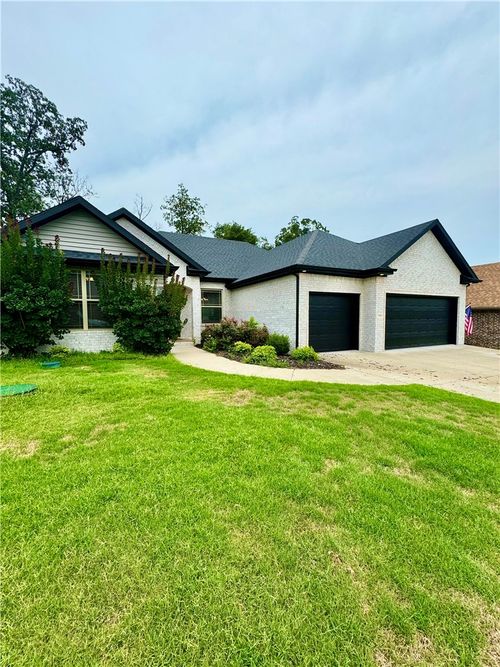 1300 Hickory St, Cave Springs, AR, 72718-7003 | Card Image