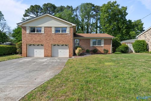 6410 Deramus Ave Nw, Huntsville, AL, 35806-1863 | Card Image