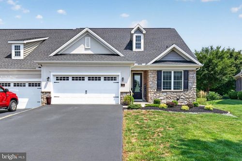 136 Sawgrass Dr, MILLERSVILLE, PA, 17551-2141 | Card Image