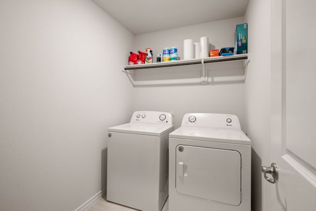 Spacious laundry room | Image 24