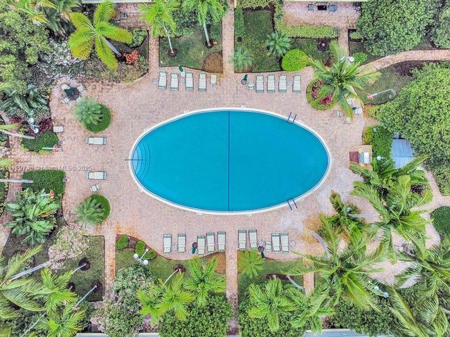 APT-703 - 1501 E Broward Blvd, Condo with 3 bedrooms, 2 bathrooms and null parking in Fort Lauderdale FL | Image 6