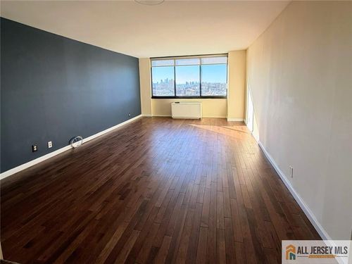 apt-11c-770 Anderson Ave, Cliffside Park, NJ, 07010-2168 | Card Image