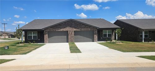6814 Nw Toby St, Bentonville, AR, 72713 | Card Image