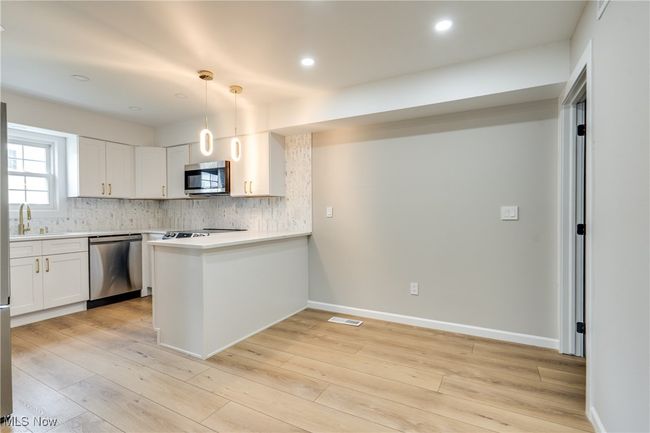 9 - 30673 Cambridge Ct E, Condo with 3 bedrooms, 2 bathrooms and null parking in Bay Village OH | Image 11