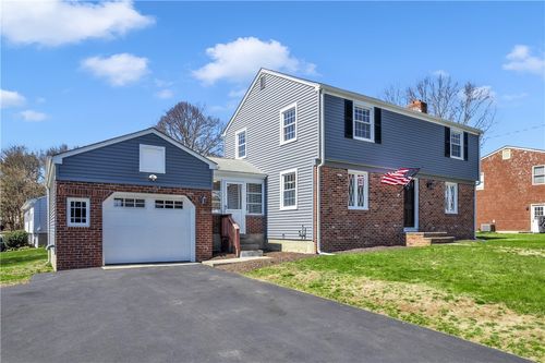 2 Peach Blossom Ln, Greenville, RI, 02828-1114 | Card Image