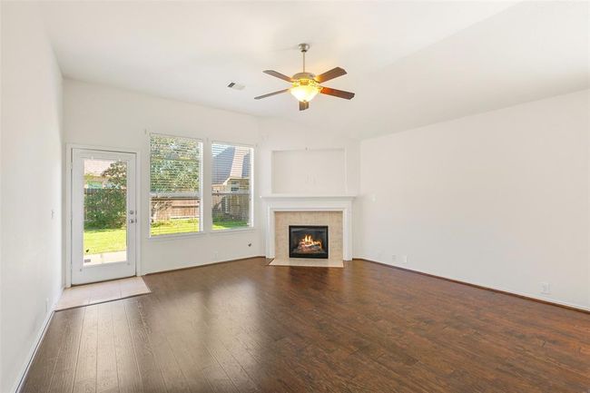 17414 Sandalisle Ln, House other with 3 bedrooms, 2 bathrooms and 2 parking in Richmond TX | Image 5