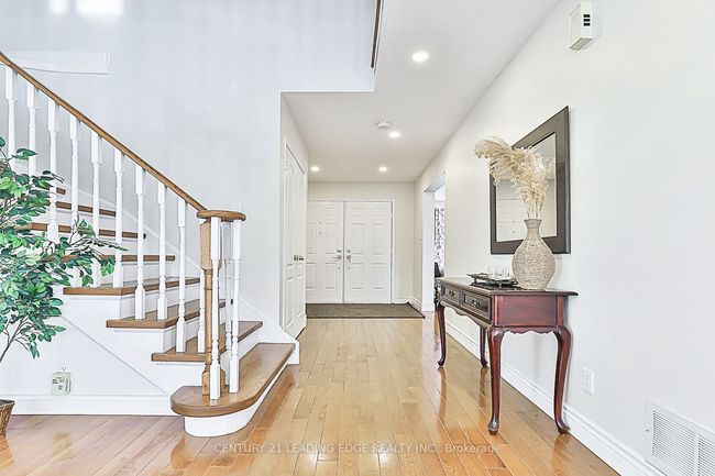 724 Barnes Cres, House other with 5 bedrooms, 4 bathrooms and 6 parking in Oshawa ON | Image 17