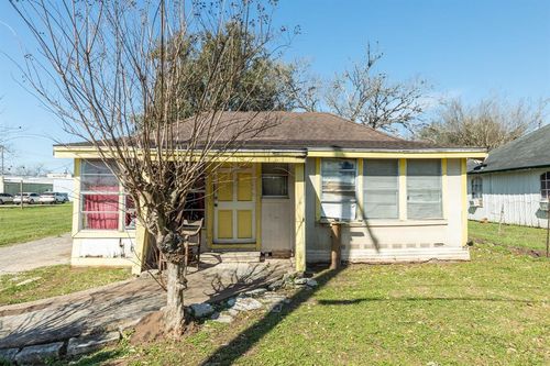 114 N 15th St, West Columbia, TX, 77486-2701 | Card Image