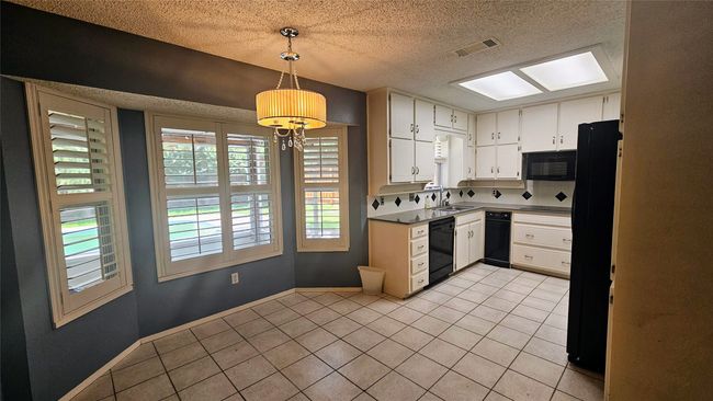 Eat in kitchen | Image 4
