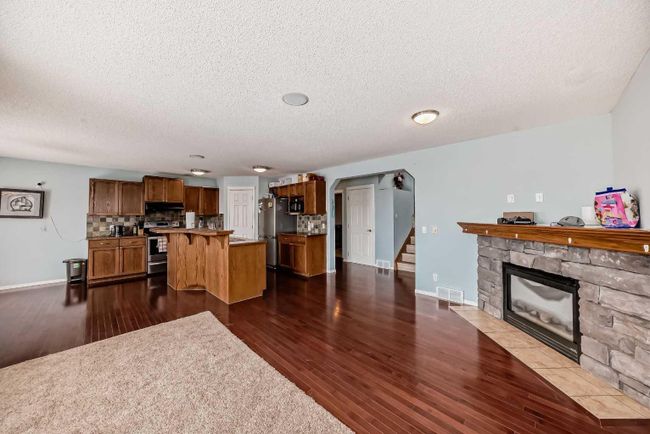 126 Panamount Crescent Nw, Home with 4 bedrooms, 3 bathrooms and 4 parking in Calgary AB | Image 3