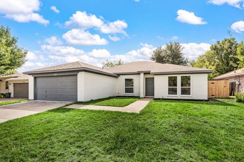 10805 Pebblecreek Ct, Benbrook, TX, 76126-4519 | Card Image