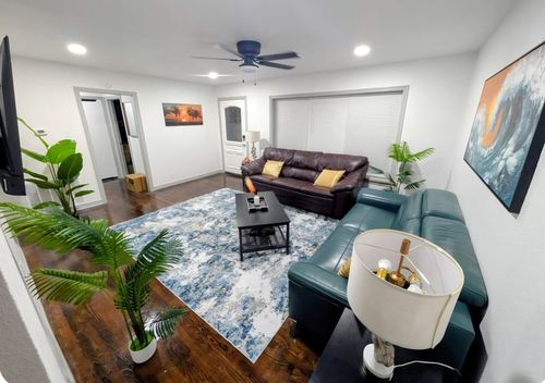 413 Circle Dr, Arlington, TX, 76010-1326 | Card Image