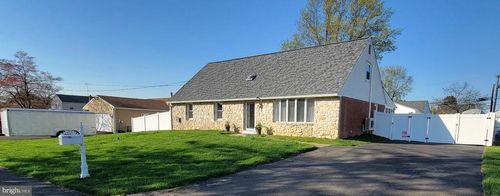 450 Hazel Ave, FEASTERVILLE TREVOSE, PA, 19053-3333 | Card Image