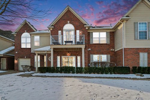 8469 Heywood Cir, Sterling Heights, MI, 48312-3505 | Card Image