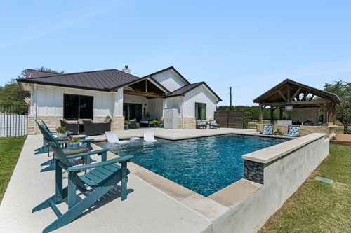 111 Craigen Rd, Liberty Hill, TX, 78642-2375 | Card Image