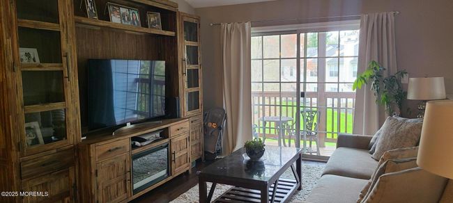 312 Towne Dr, Condo with 2 bedrooms, 2 bathrooms and 1 parking in Manalapan NJ | Image 5