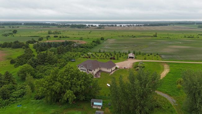 17216 County Road 5 Nw, House other with 5 bedrooms, 4 bathrooms and null parking in New London MN | Image 4