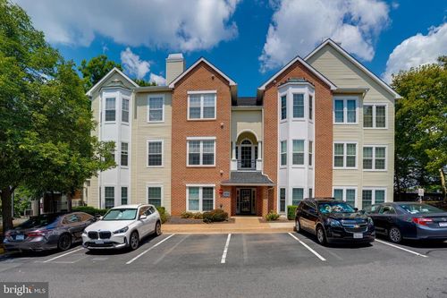 a302-4138 Fountainside Ln, FAIRFAX, VA, 22030-7437 | Card Image