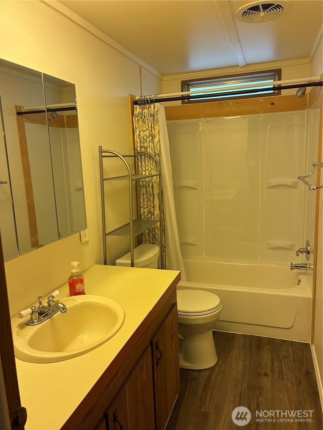 Full Bathroom at Mid Home for Convenience | Image 18