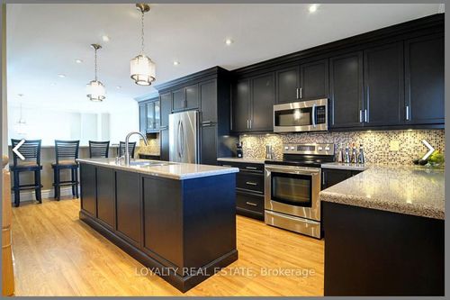 33 Sprucedale Way, Whitby, ON, L1N9T9 | Card Image