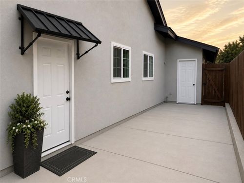 1640 Lakewood Ave, Upland, CA, 91784-1728 | Card Image