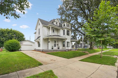 605 C Ave, Grundy Center, IA, 50638-1541 | Card Image