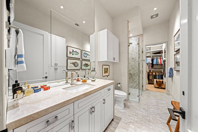 705 W Creek St, Home with 3 bedrooms, 5 bathrooms and 3 parking in Fredericksburg TX | Image 22